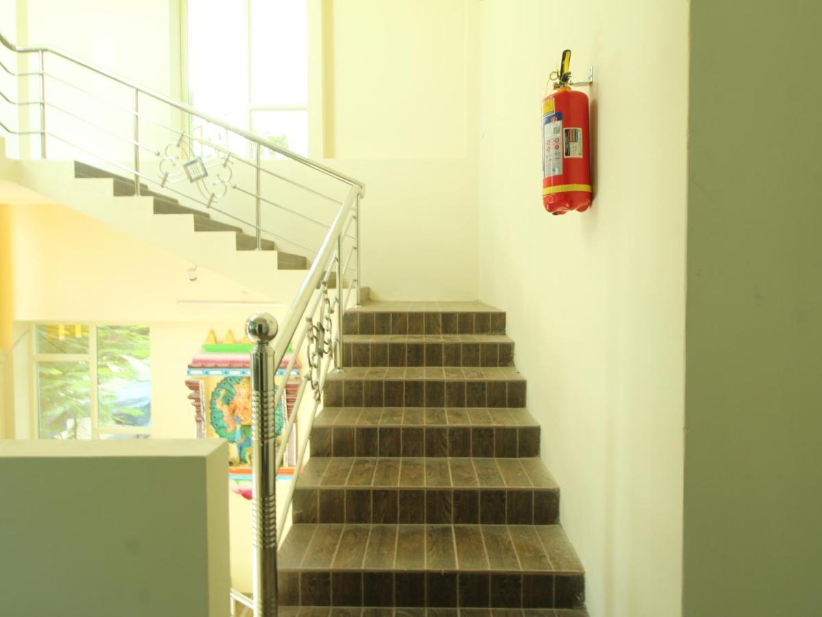 Jms Guest House Tirunallar Esterno foto